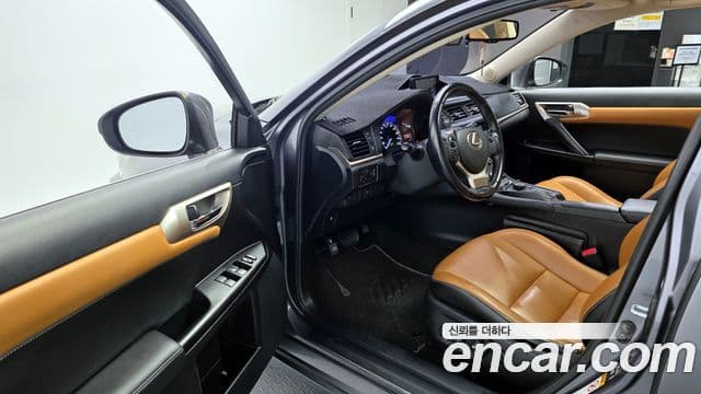 Lexus CT200h ZWA10, 2015 10