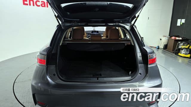 Lexus CT200h ZWA10, 2015 20