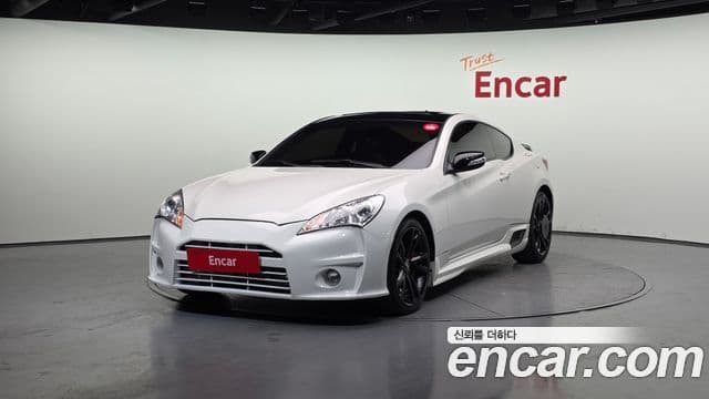 Hyundai Genesis купе 200 турбо P, 2010 1
