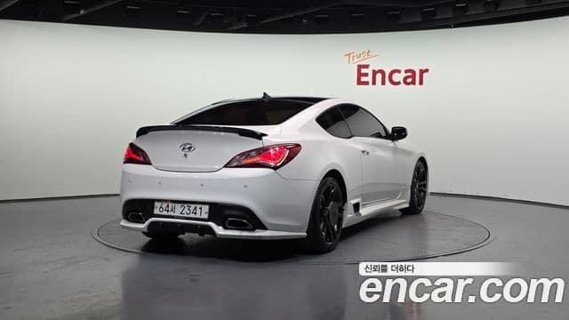 Hyundai Genesis купе 200 турбо P, 2010 2