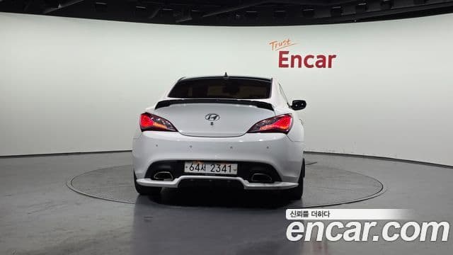 Hyundai Genesis купе 200 турбо P, 2010 4