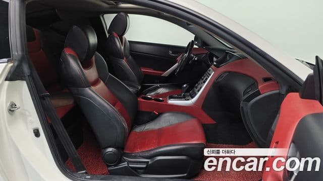 Hyundai Genesis купе 200 турбо P, 2010 10