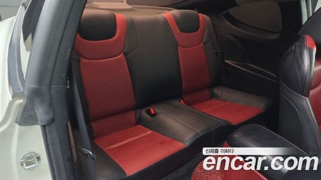 Hyundai Genesis купе 200 турбо P, 2010 12