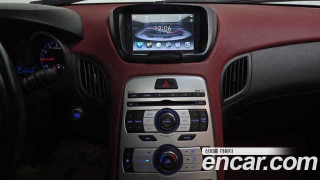 Hyundai Genesis купе 200 турбо P, 2010 14