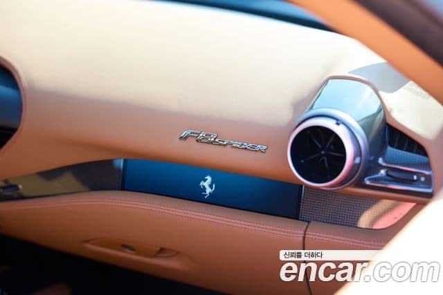 Ferrari F8 스파이더 3.9 V8, 2023 6