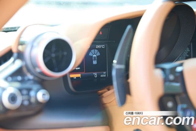 Ferrari F8 스파이더 3.9 V8, 2023 9