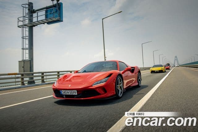 Ferrari F8 스파이더 3.9 V8, 2023 11