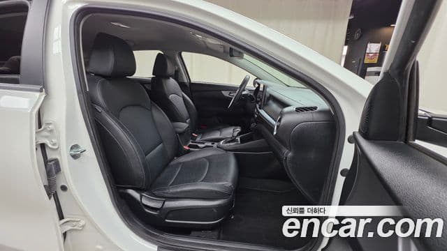 Kia The / новый New K3 2세대 Trendy, 2022 10