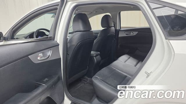 Kia The / новый New K3 2세대 Trendy, 2022 18