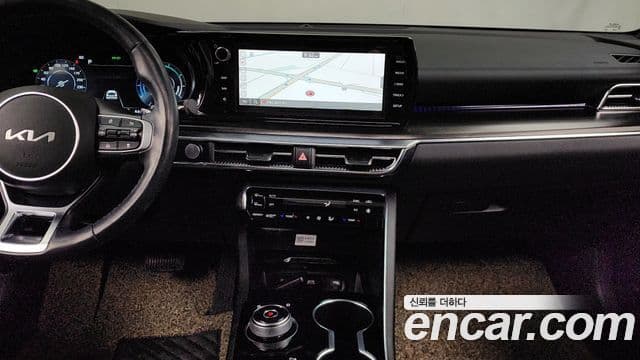Kia K5 гибрид 3세대 Signature, 2023 14
