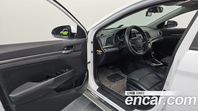 Hyundai Avante AD Style, 2016 10