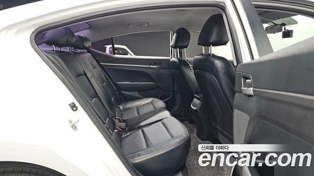 Hyundai Avante AD Style, 2016 13