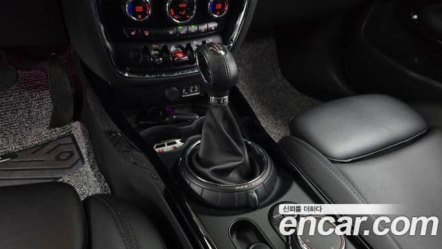 Mini Cooper 클럽맨 2세대, 2017 9