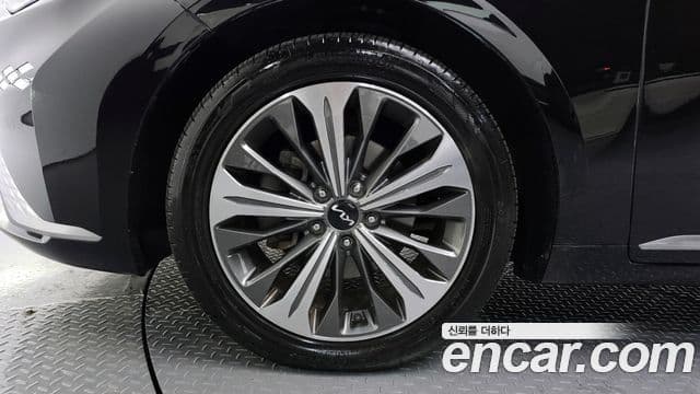 Kia K8 гибрид Noblesse, 2022 все фото