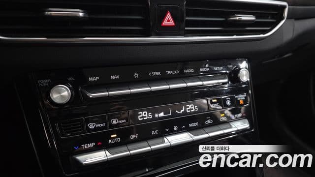 Kia K7 Premier 3.0 LPI Trendy(арендный автомобиль), 2020 17