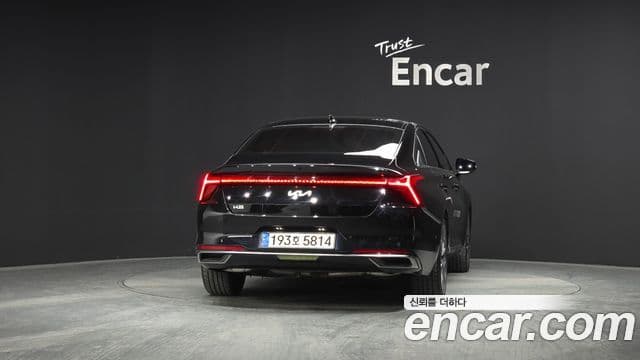 Kia K8 Signature, 2023 4