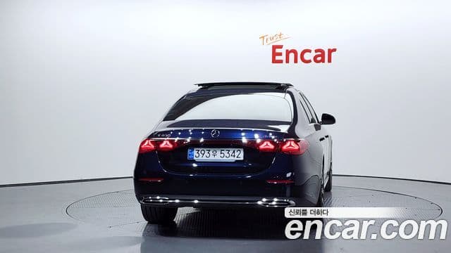 Mercedes-Benz E-класс W214 Exclusive, 2024 4