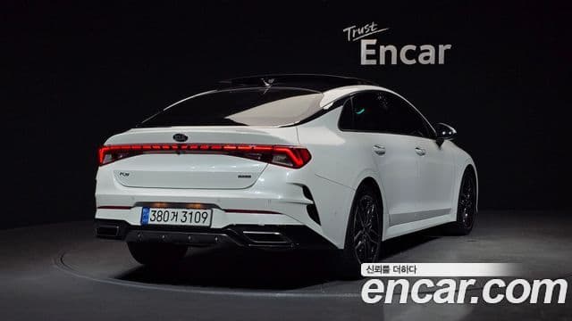 Kia K5 3세대 Signature, 2021 2