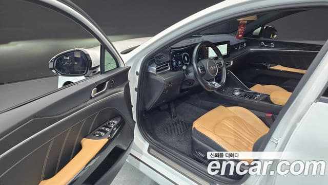 Kia K5 3세대 Signature, 2021 10