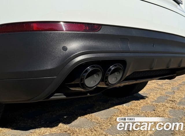 Porsche Cayenne (PO536), 2020 10