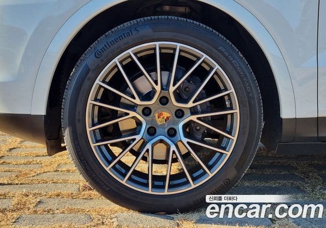 Porsche Cayenne (PO536), 2020 11