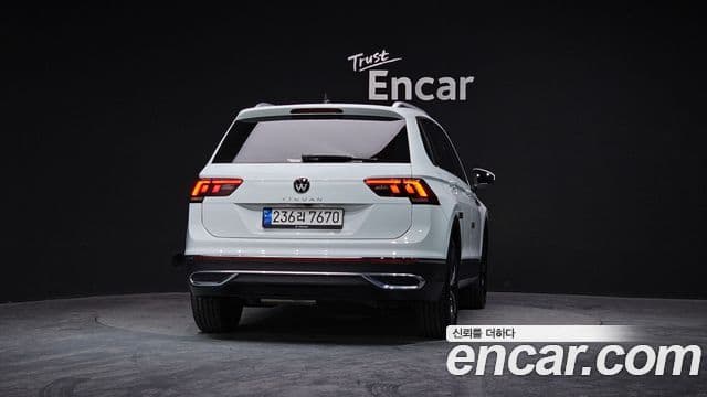 Volkswagen Tiguan 2세대 Premium, 2022 4