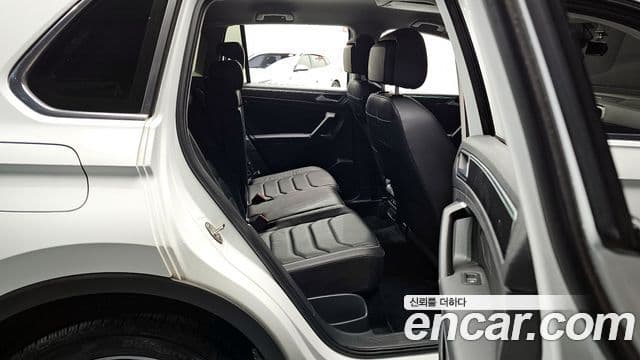 Volkswagen Tiguan 2세대 Premium, 2022 12