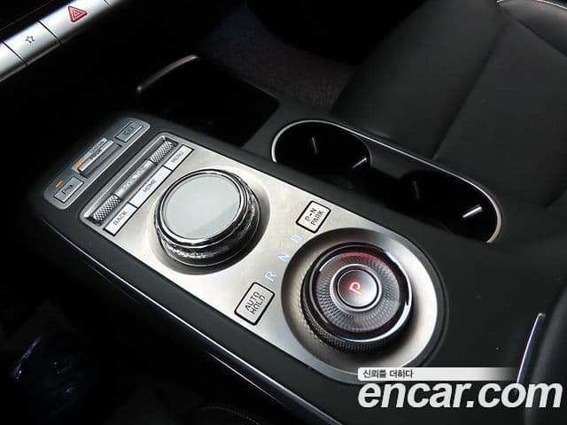 Genesis electrified GV70 e-AWD, 2022 10