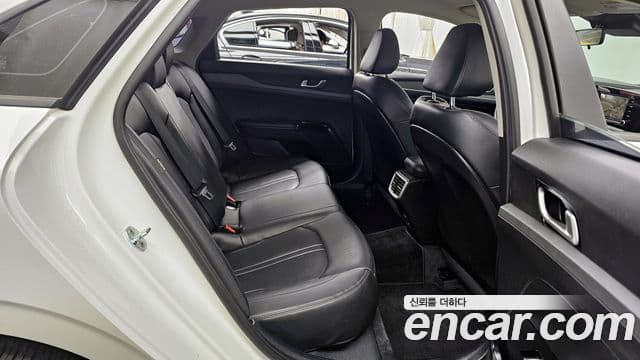 Kia K5 3세대 Trendy, 2021 12