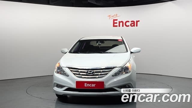 Hyundai YF Sonata LPI Deluxe, 2011 3