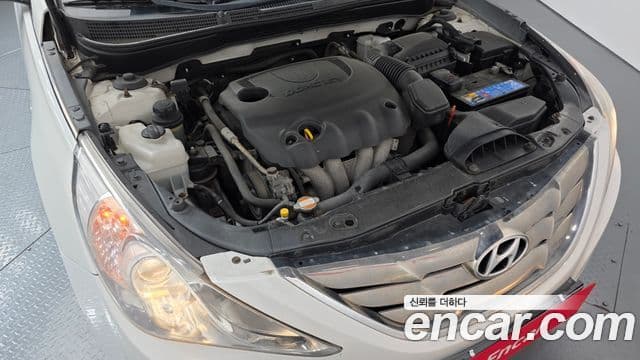 Hyundai YF Sonata LPI Deluxe, 2011 6