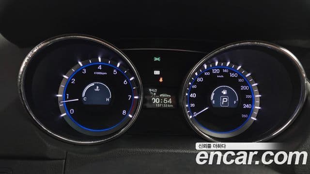 Hyundai YF Sonata LPI Deluxe, 2011 8