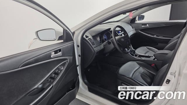 Hyundai YF Sonata LPI Deluxe, 2011 11