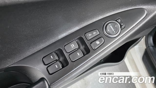 Hyundai YF Sonata LPI Deluxe, 2011 12