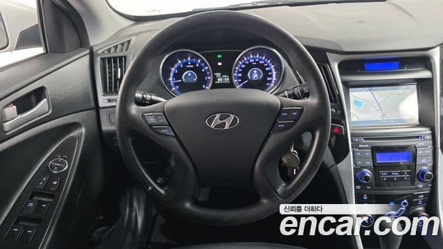 Hyundai YF Sonata LPI Deluxe, 2011 14