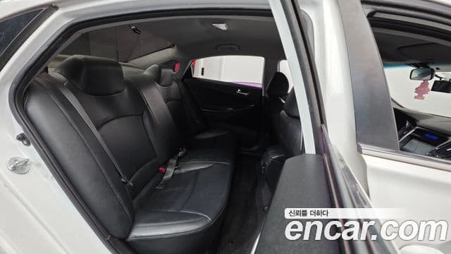 Hyundai YF Sonata LPI Deluxe, 2011 18