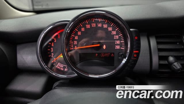 Mini Cooper D 3세대, 2016 8