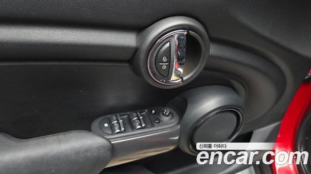 Mini Cooper D 3세대, 2016 18