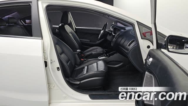 Kia The / новый New K3 Style, 2017 12