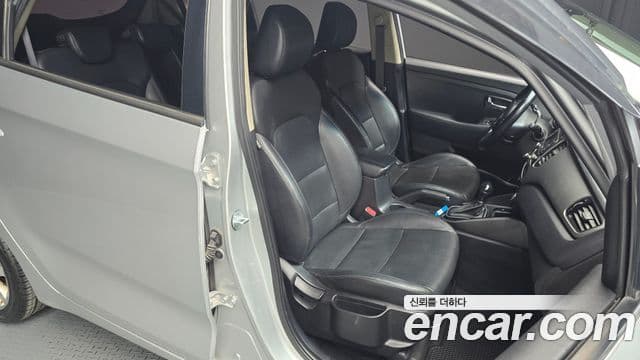 Kia All New Carens Prestige, 2014 10