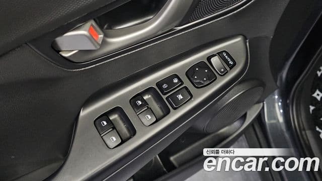 Hyundai Kona Modern Art, 2018 12