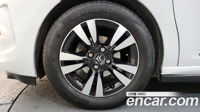 Ситроен / DS DS3 1.6 e-HDi So Chic, 2015 все фото