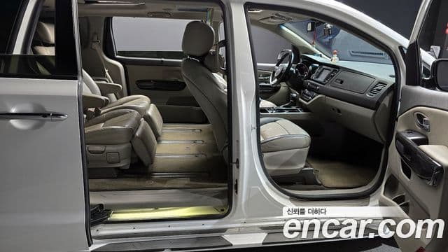 Kia All New Carnival VIP, 2018 10