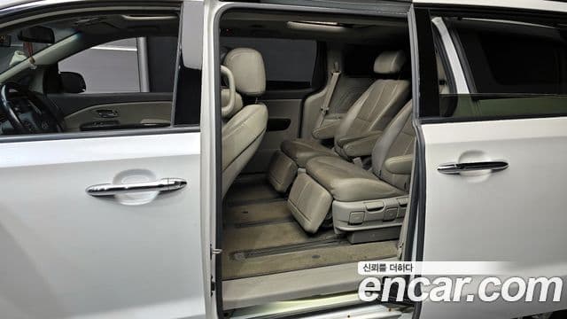Kia All New Carnival VIP, 2018 12