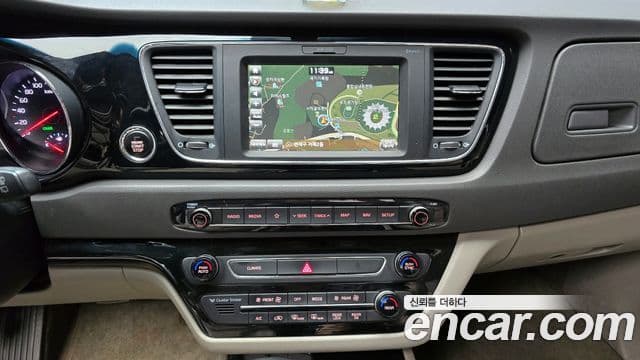 Kia All New Carnival VIP, 2018 14