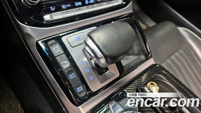 Genesis EQ900 Prestige, 2017 9