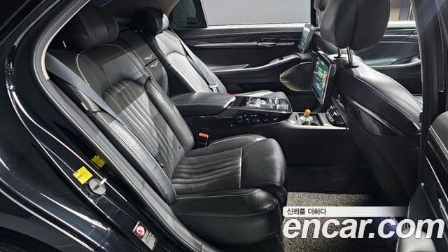 Genesis EQ900 Prestige, 2017 12