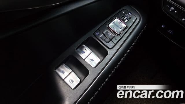 Genesis EQ900 Prestige, 2017 16