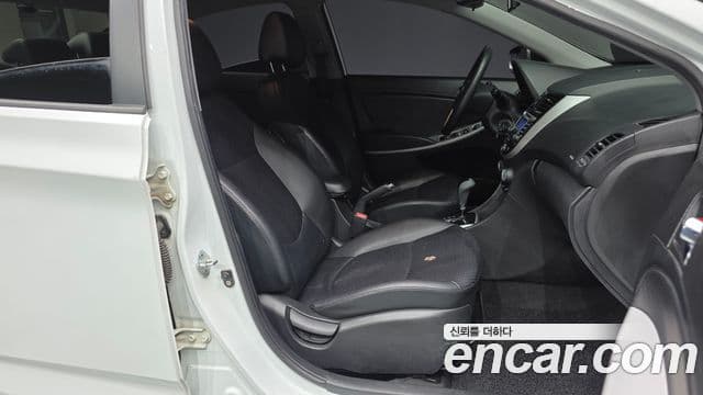 Hyundai Accent(новый кузов / новое поколение) Premier, 2011 11