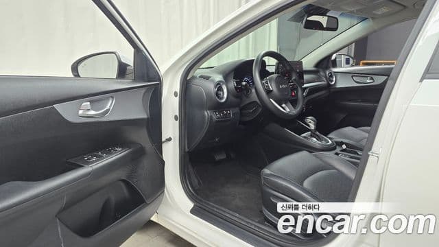 Kia The / новый New K3 2세대 Trendy, 2022 10